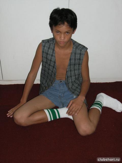 8365_asian-boys-in-shorts-ru-049.jpg